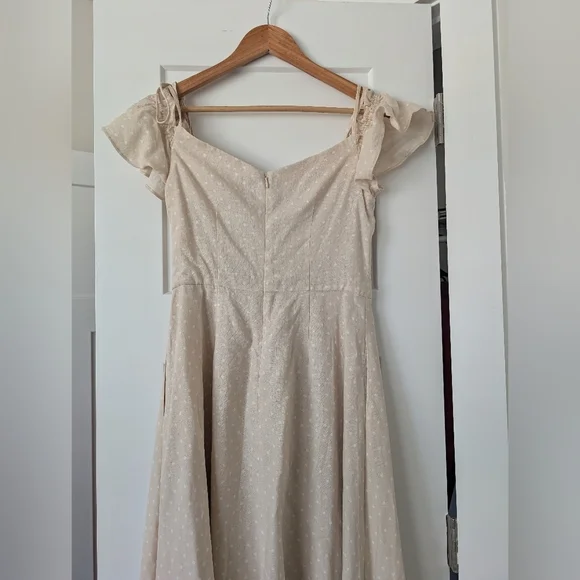 NWT Gal Meets Glam Colleen Dress Off Shoulder Polka Dot Cream Tan Ecru 4 - Picture 5 of 6